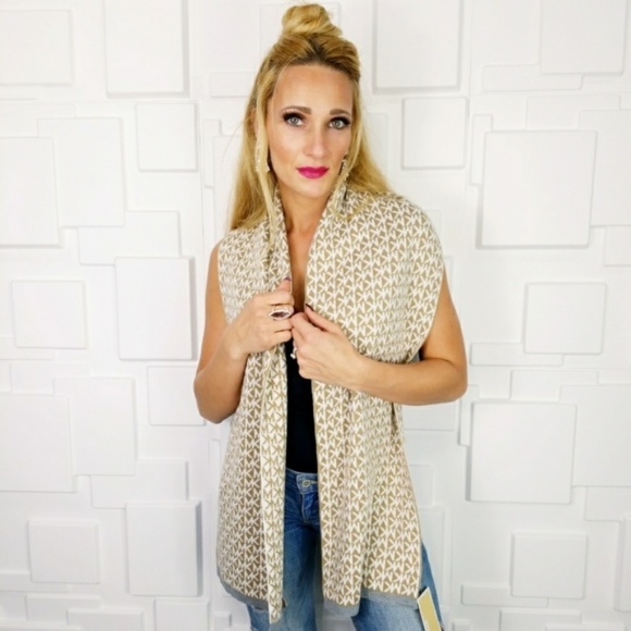 MICHAEL KORS SCARF Tan -PRICE FIRM - Picture 2 of 4